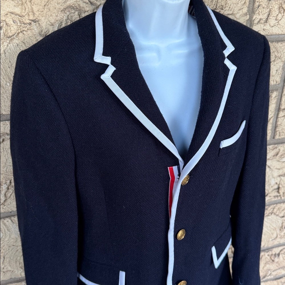 Neiman Marcus Wool Woman’s Black Blazer White Trim Size Small - Picture 4 of 15